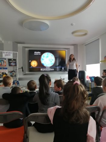1-в класс посетил детскую библиотеку №2